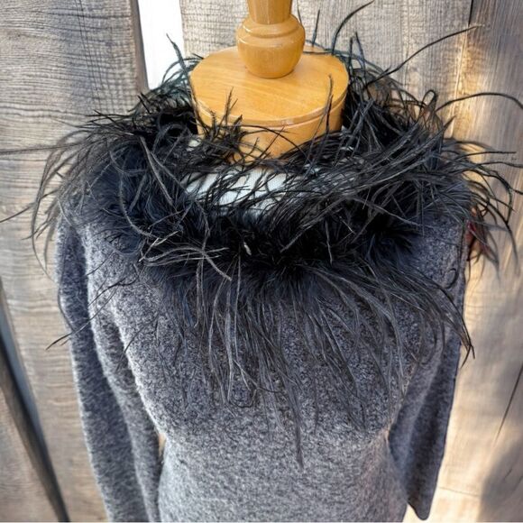 Radzoli stunning sweater wool bend with Ostrich feathers around the neckline'. M - Picture 4 of 7